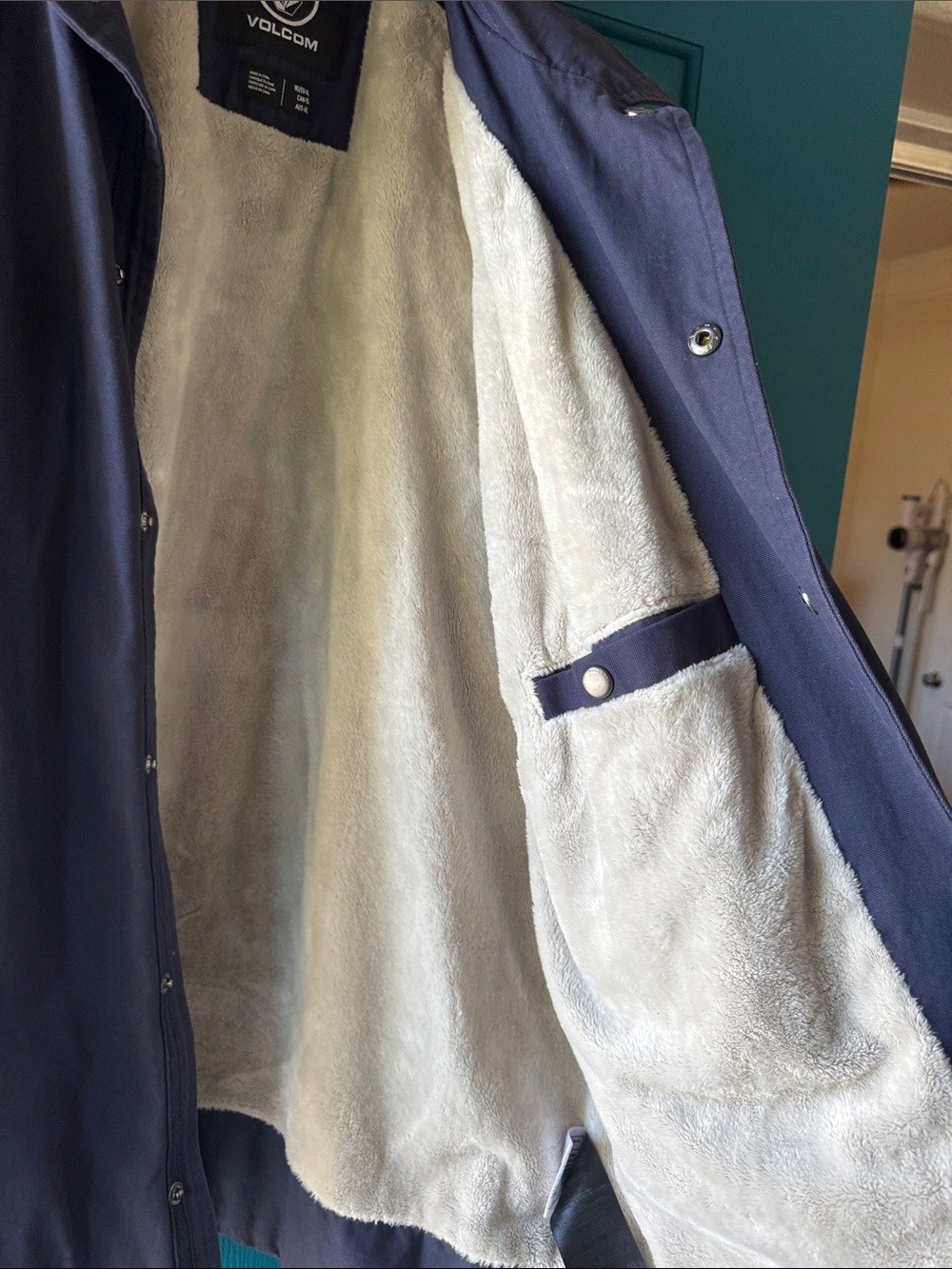Volcom Men's Dark Blue Sherpa-Lined Coach Jacket - Picture 5 of 5